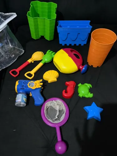 Lote de brinquedos de praia grandes + brinquedo de fazer bolhas de sabão