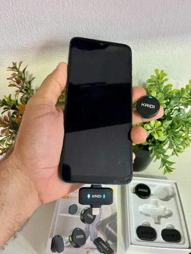 MICROFONE DE LAPELA SEM FIO KAIDI P1-AC COM 2 MICROFONES MAGNÉTICOS + USB-C E LIGHTNING