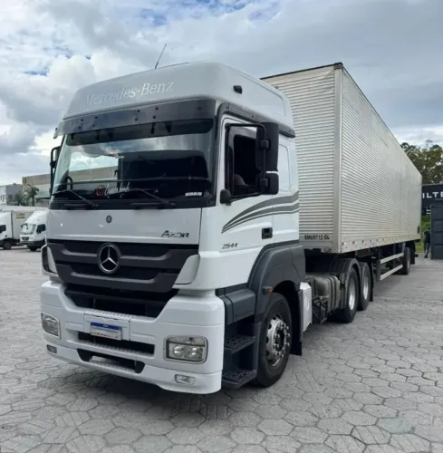 Passo a dívida,M bens axor 2544 LS 6x2 ano 2020
