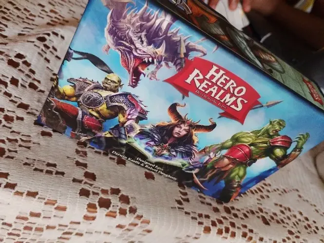 Jogo de Tabuleiro Hero Realms + 5 Exp. de Heróis