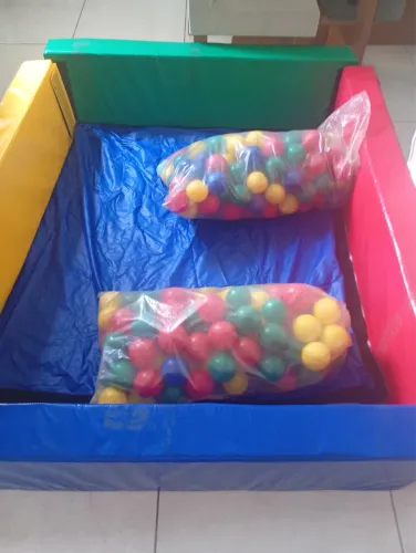 Piscina de bolinhas semi nova