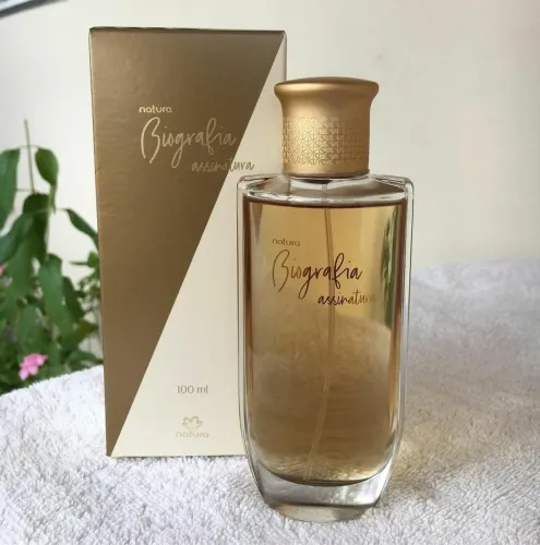 Perfume natura Biografia Assinatura