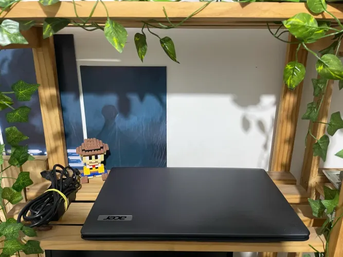 (512gb SSD)Notebook Acer AMD E-300 4GB RAM SSD Windows 10 Pro + Carregador