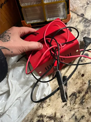 Vendo bateria inversor e carregador de bateria NOVO