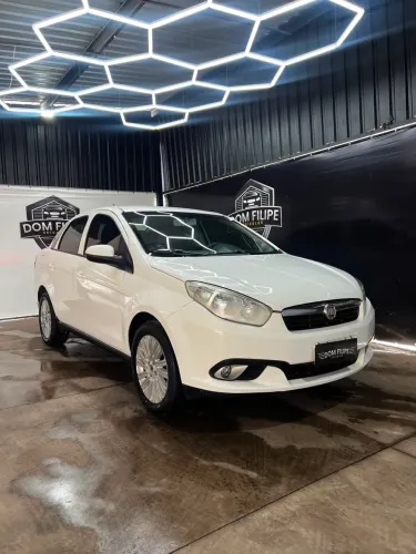 Fiat Grand Siena Essence 1.6 Flex 16V 2013