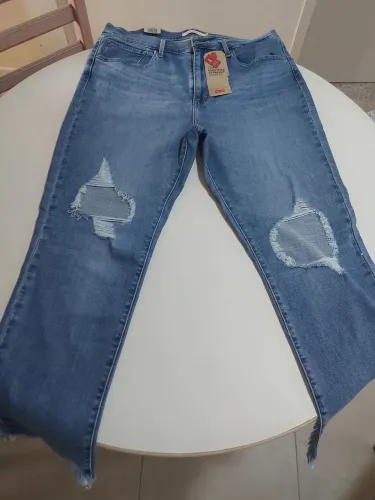 Calça jeans Levis - Modelo 724 Hight Rise Cropped - Nova com etiqueta - Tamanho 33 (42/44)