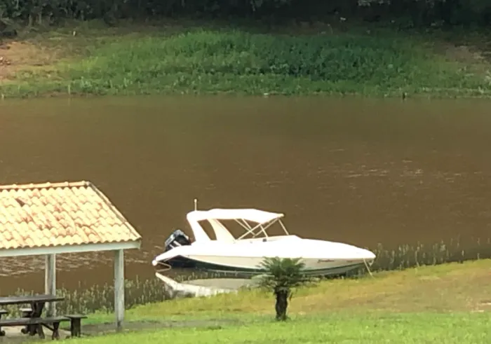 Lancha 24 pés motor 200hp