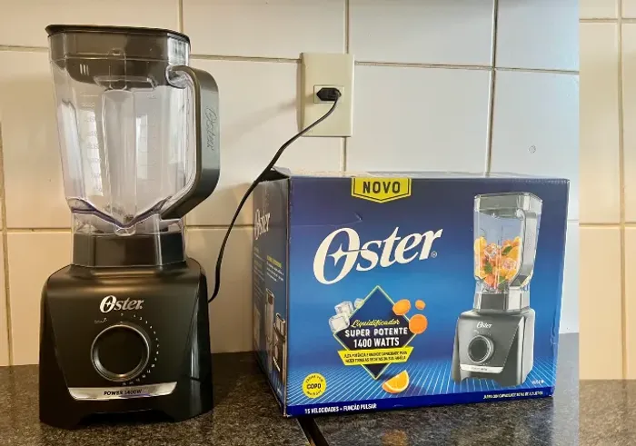 Liquidificador Oster Preto 1400W em Estado de Novo - Precisa Apenas Trocar uma Peça