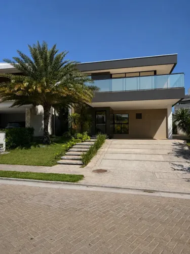 Casa à venda no condomínio Azur
