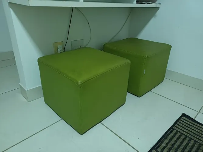 Puf verde os 2 R$ 100,00 ( 36cm altura)