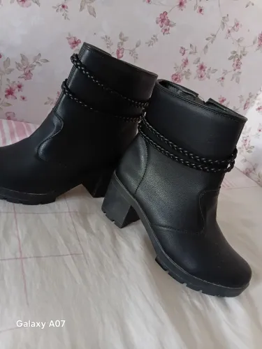 Bota cano curto