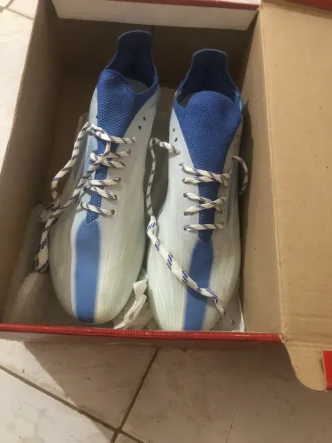 Chuteira addidas
