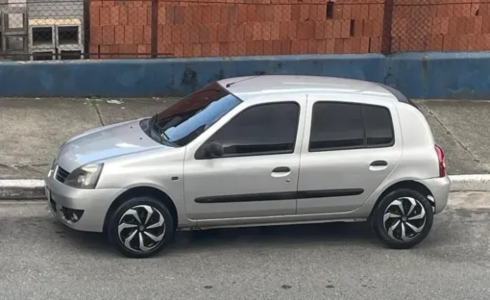 Renault Clio Hi-flex 1.0 16V 5P 2012