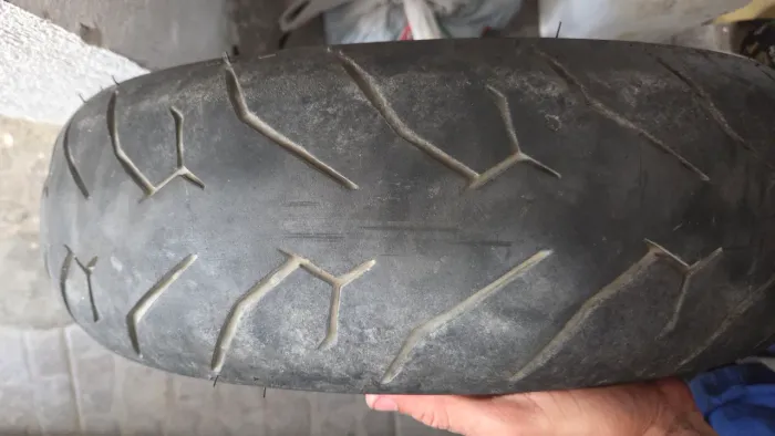 Pneu pirelli 140x70x17