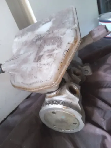 Cilindro mestre freio peugeot 307 2.0 ( retirar)