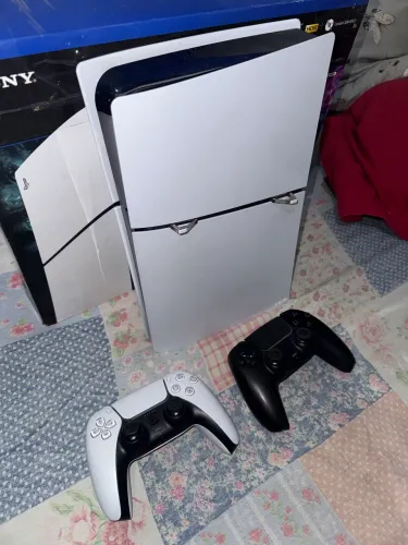 PS5 SLIM 1TB com 2 controles