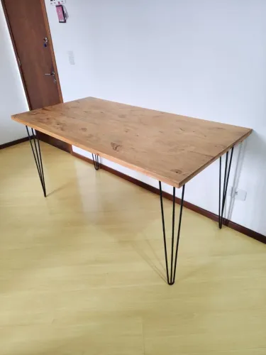 Mesa Sala Estar ou Jantar- Madeira Pinus tratado