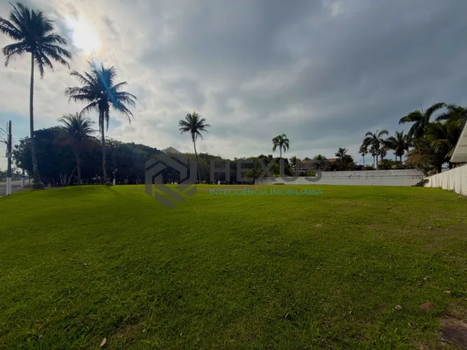 Terreno de 1.982 m² frente avenida no Jardim Acapulco, Guarujá