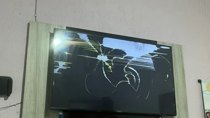 Tv LG 55 polegadas quebrada 