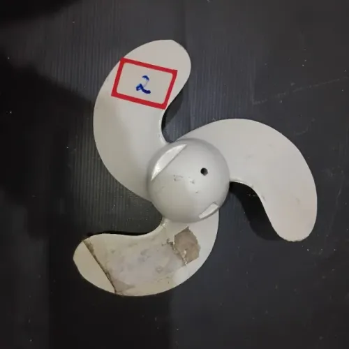 Hélice de Plástico Para Motor de Popa 2 Hp