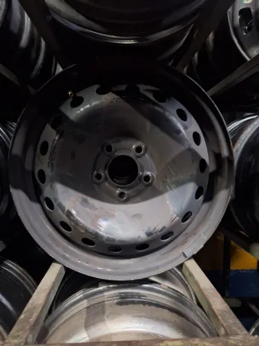 Roda 16 ferro estepe Toro Duster Compass Renegade tenho pneus novos e usados bons 