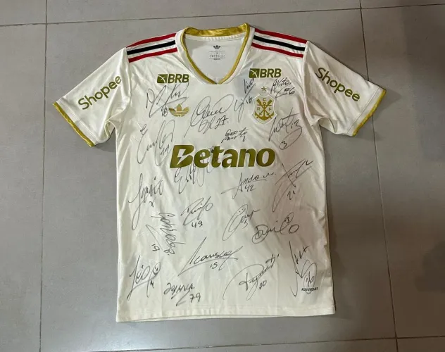 Camisa flamengo Arrascaeta autografada pelo elenco 2025