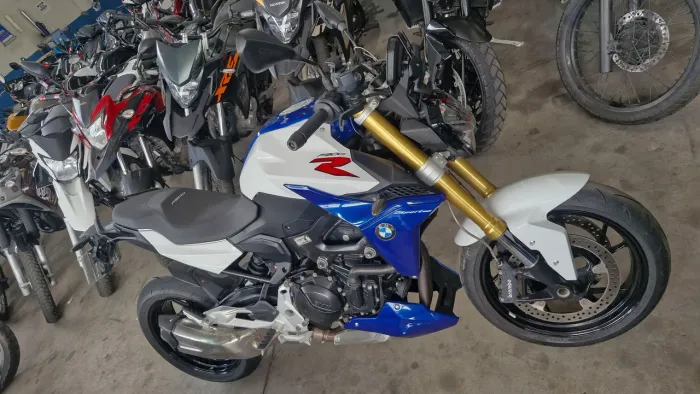 Bmw f900 sport