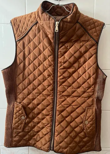 Colete puffer marrom