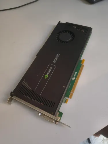 Placa de vídeo Nvidia quadro 4000