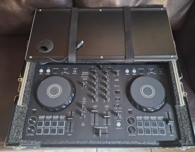 DDJ FLX-4 + HARD CASE NOVÍSSIMOS
