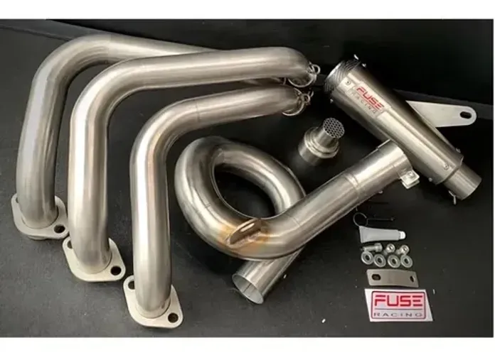 Vendo Escape Esportivo Formato Caracol para Yamaha Mt-09 ou similares de 3cc