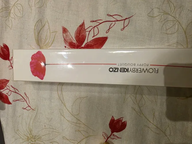 Perfume flower by kenzo original e sem uso.