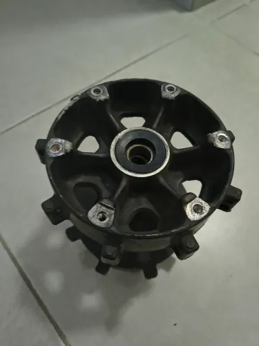 Cubo de roda traseiro e aro de Royal Enfield Scram ou Himalayan 411 