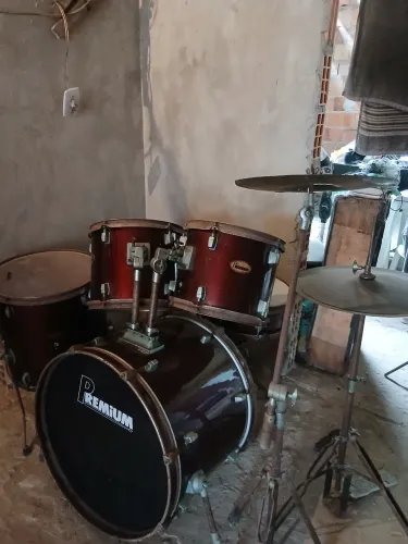Bateria Premium com pedal duplo 