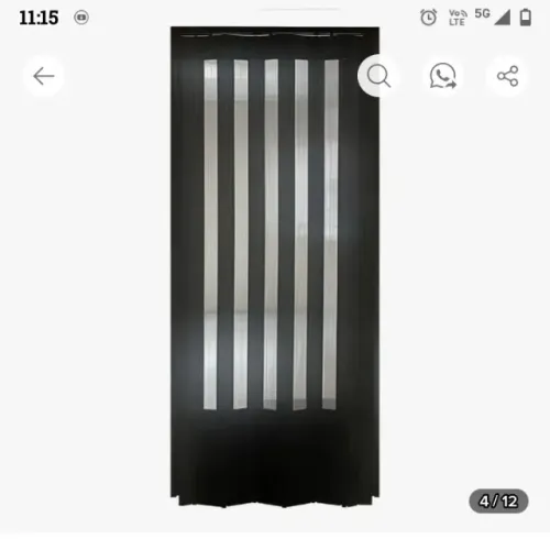 Porta Sanfonada de PVC Preta, translúcida.