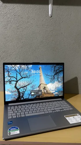 ASUS Vivobook Go 14/15 - Intel Core i3 | Quase Novo