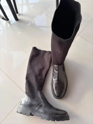 Bota Schultz Preta tamanho 40