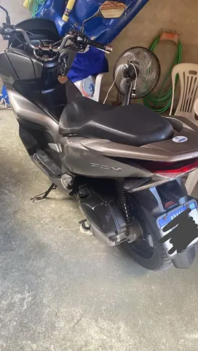 Vendo PCX de mulher.