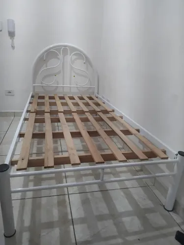 Cama de solteiro tubular