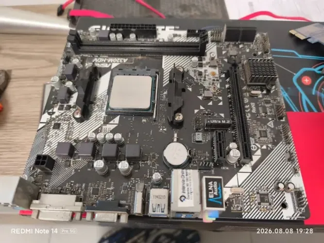 Ryzen 5 1600 AF + ASRock A320M-HDV R4.0 + Espelho