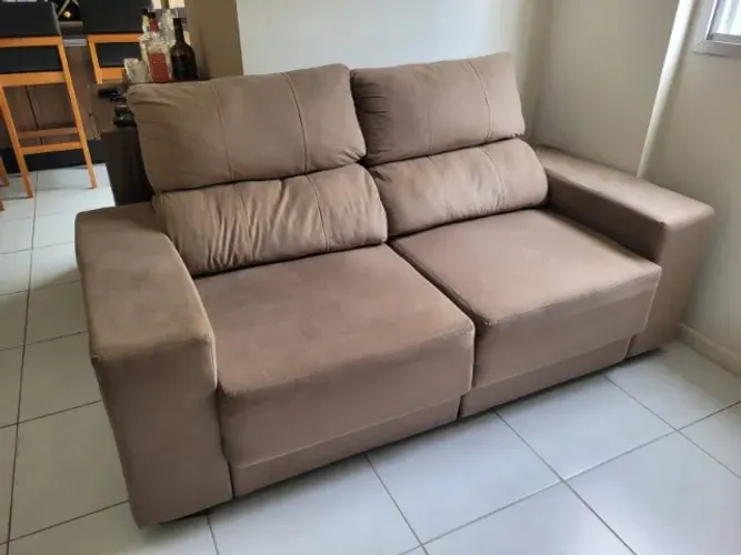 Sofá 2 lugares, retrátil e reclinável. Ótimo estado!