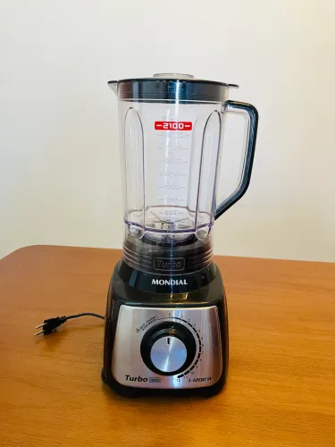 Liquidificador 200W mondial usado 1 vez 