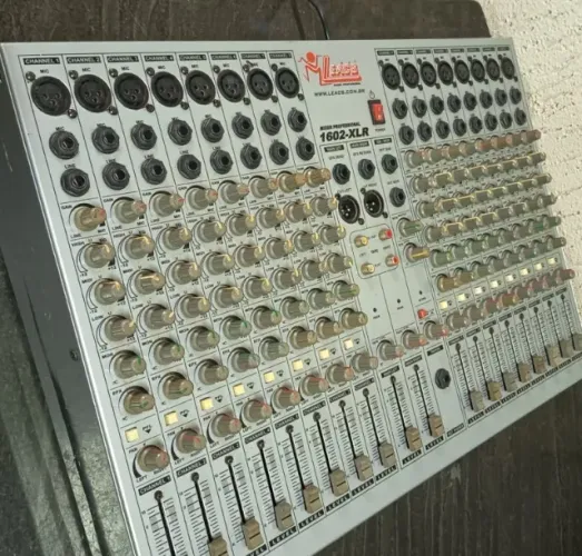 Mesa de 16 canais Leacs - 1602-XLR