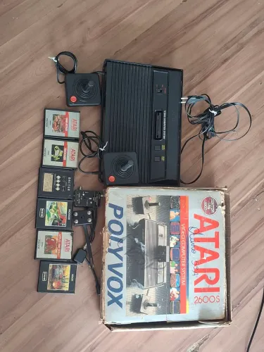 ATARI POLYVOX 2600S