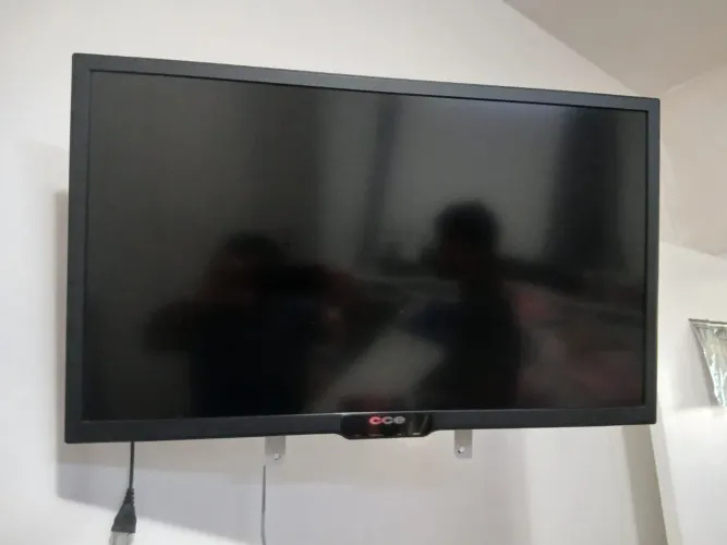 Televisão CCE - 32 Polegadas em perfeito estado (NÃO É SMART)