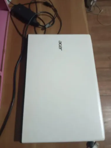 Vendo notebook Acer branco