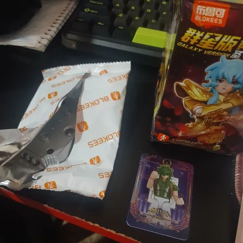 Saint seiya(cavaleiro dos zodiaco) blokees wave 4 shun com a pandora box de andromeda.