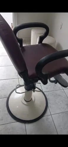 Cadeira de salão com ajuste de altura hidráulico