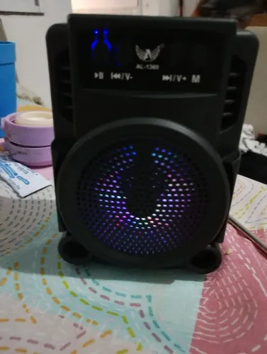 Caixa de Som 'Modo Inimigo': Faz o vizinho mudar de bairro em 3 batidas