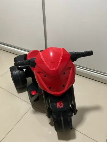 Moto elétrica infantil 